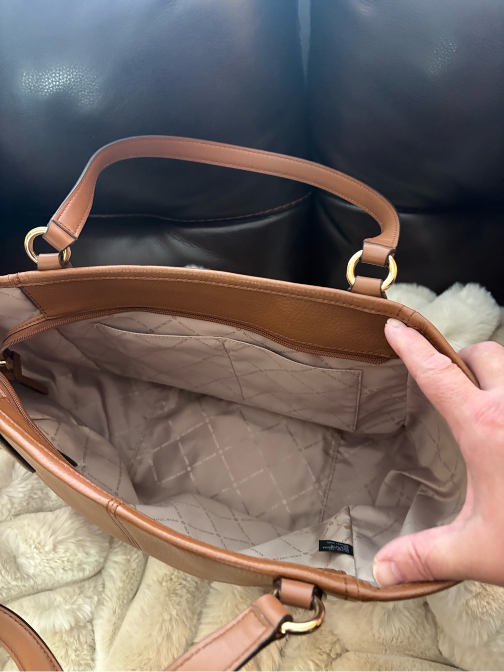 Michael Kors Luggage Pebbled Leather MK Tote - Picture 3 of 6
